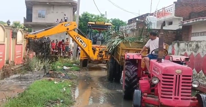 Villagers in Ghurpur cleaned the drain themselves