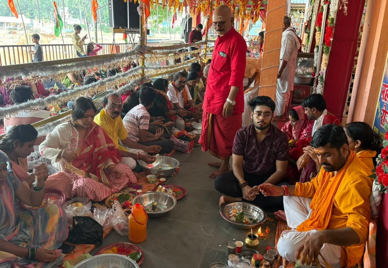 300 people performed a collective Rudrabhishek.