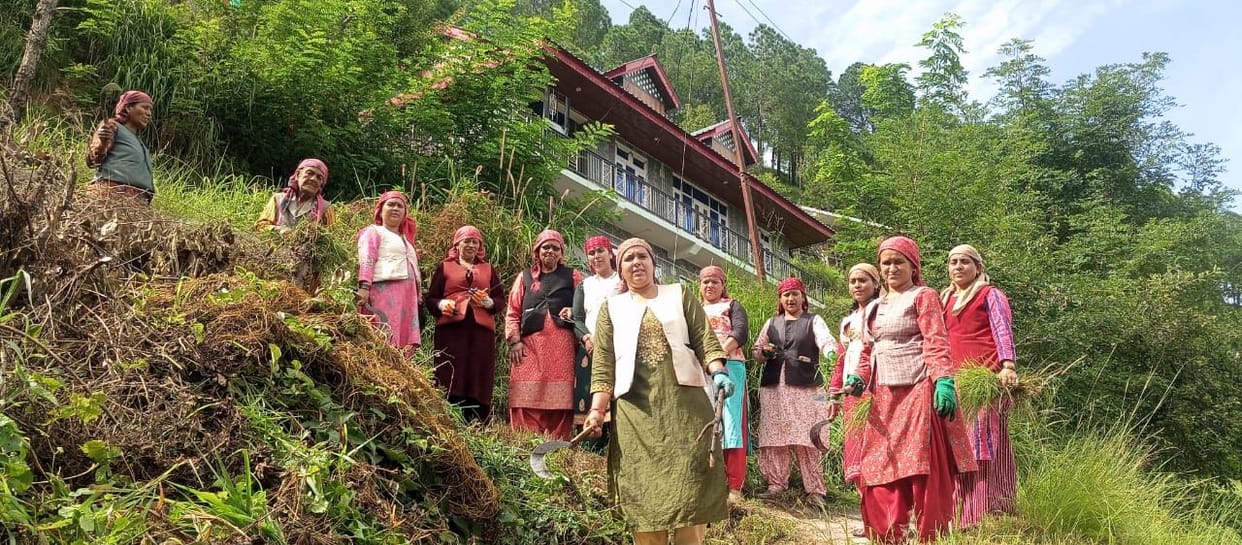 Women and youth conducted a cleanliness drive and spread the message of cleanliness