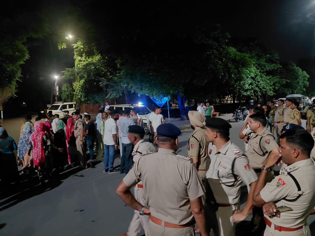 Garbage collection underway under police protection amid overnight protests by sanitation workers