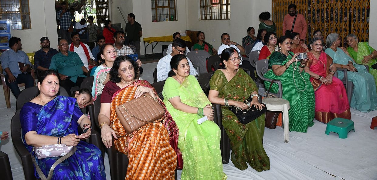 Voices of devotion to Lord Ram resonated at the public gathering.