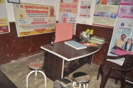 Doctors fail to turn up at Jan Arogya Mela; patients return disappointed.