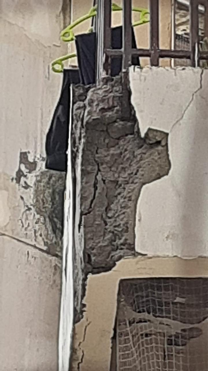 Elderly person injured after plaster falls from 15th floor at JP Cosmos.