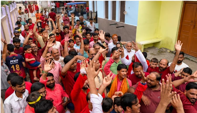 The Shia community celebrated Nowruz by playing Holi with colors