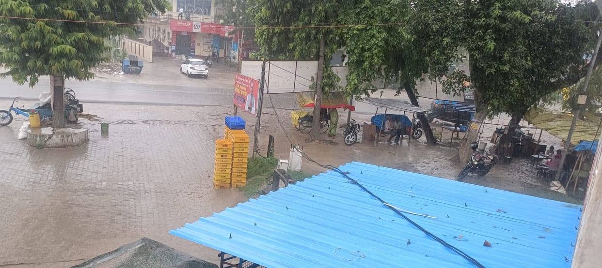 Three millimeters of rain fell over a period of 20 minutes in the afternoon.