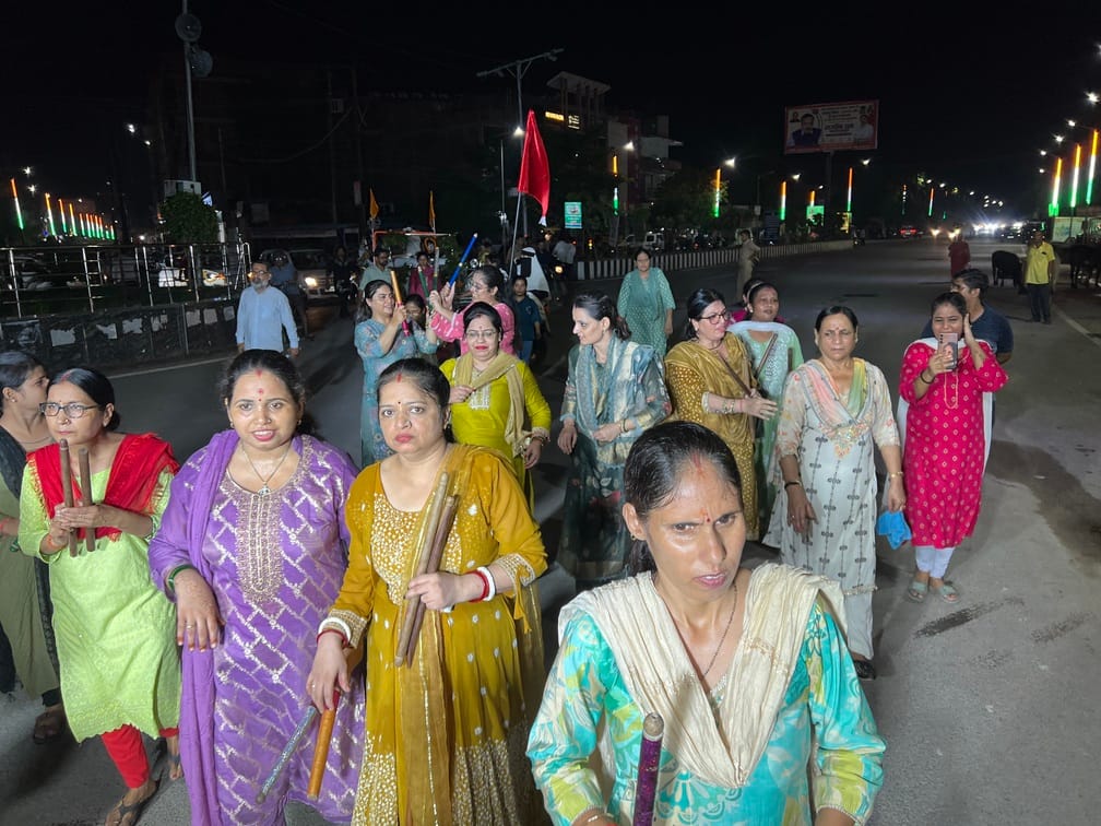 The Sindhi community organized a *Shiv Jhanki* procession.