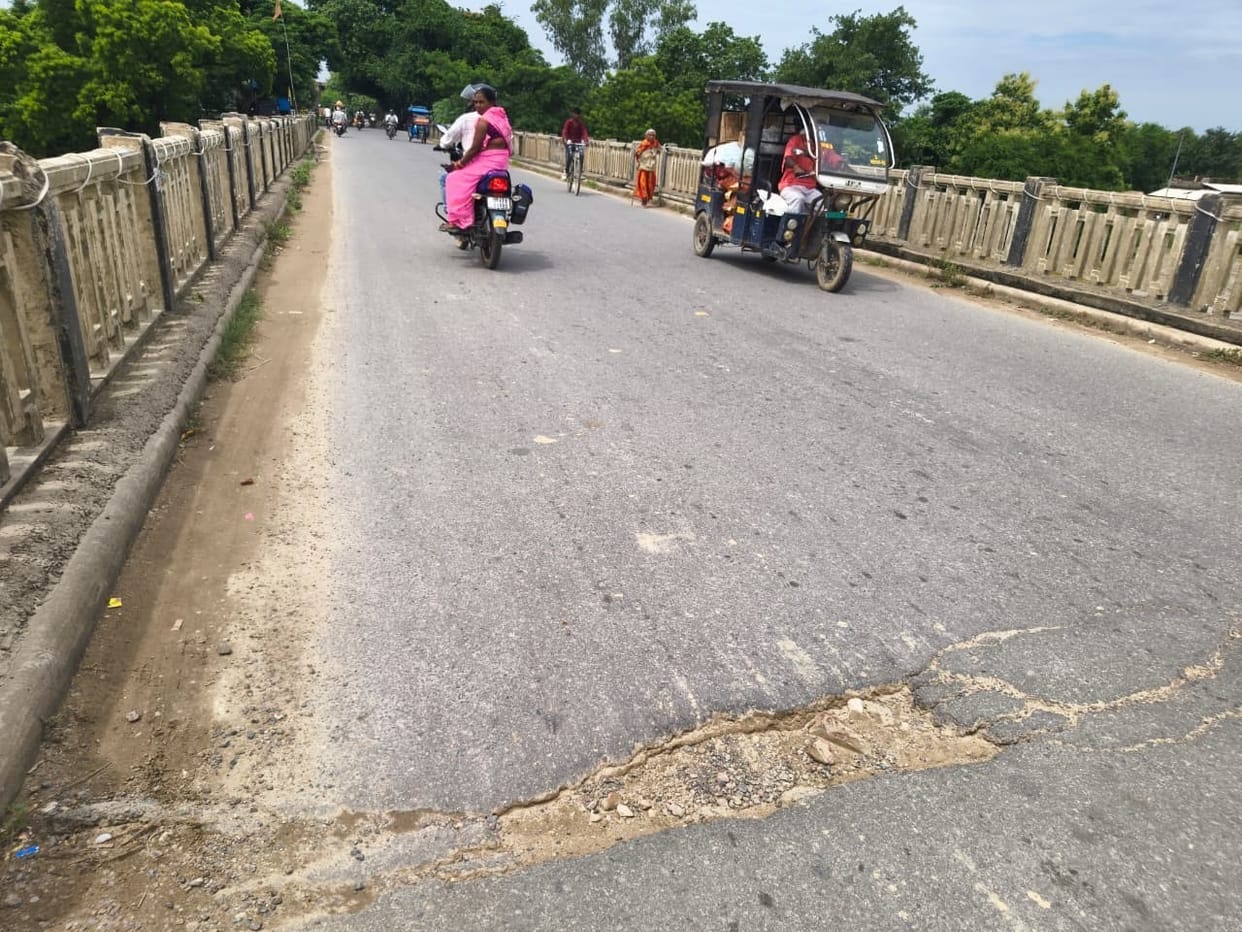 Large gap in bridge joint; increased risk of accident.
