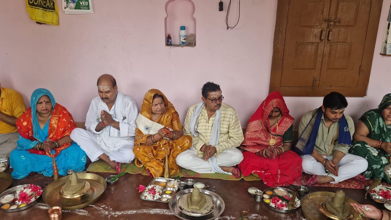 सिंगरामऊ क्षेत्र में गौरीशंकर धाम पर सामूहिक रुद्राभिषेक का आयोजन। संवाद