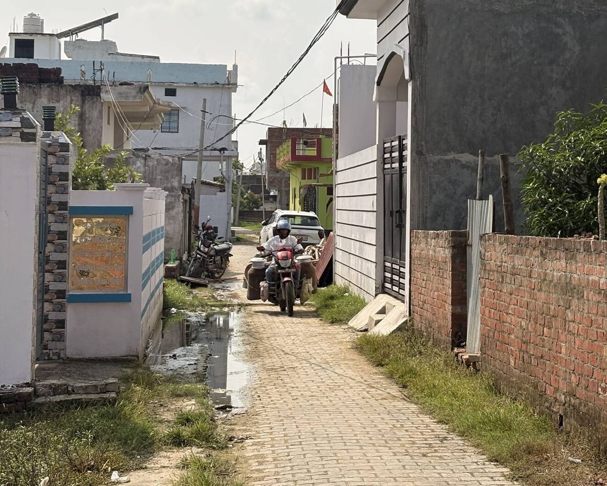 Siddharthnagar News: People of Azadnagar are hostage to chaos