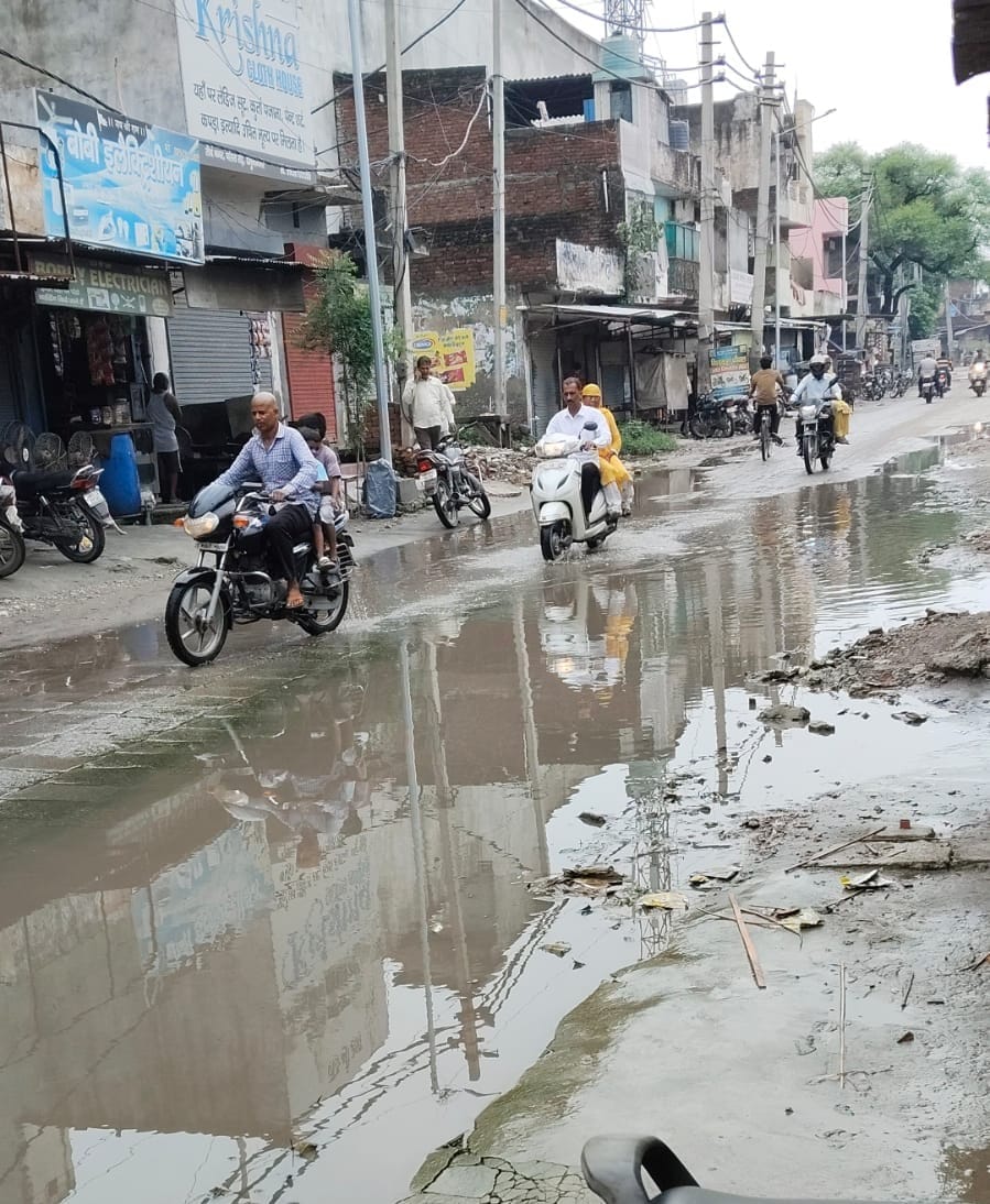 Heavy rain all night; trees fell, power supply disrupted