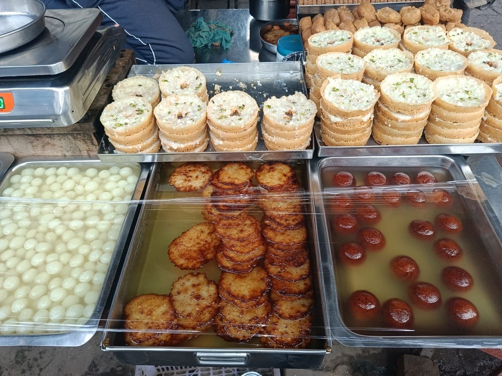 Raid on sweet shop ahead of Raksha Bandhan 16 samples collected including Ghevar, ghee, and paneer