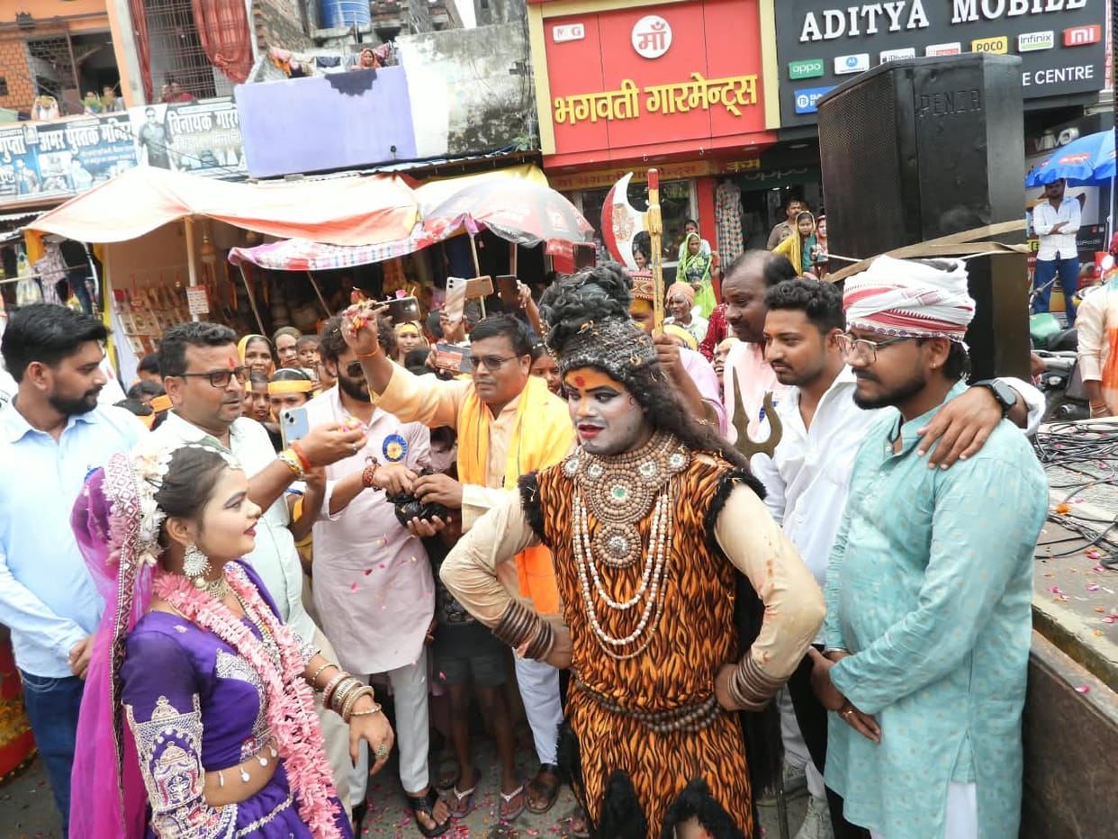 Siddharthnagar News: 'Bol Bam' chants resonate during the Silver Jubilee year; a surge of devotion floods the Shiva temples