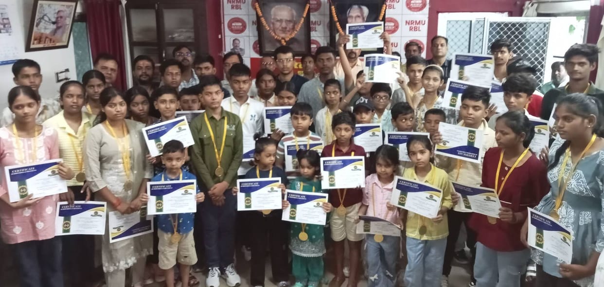 Meritorious students received medals and certificates