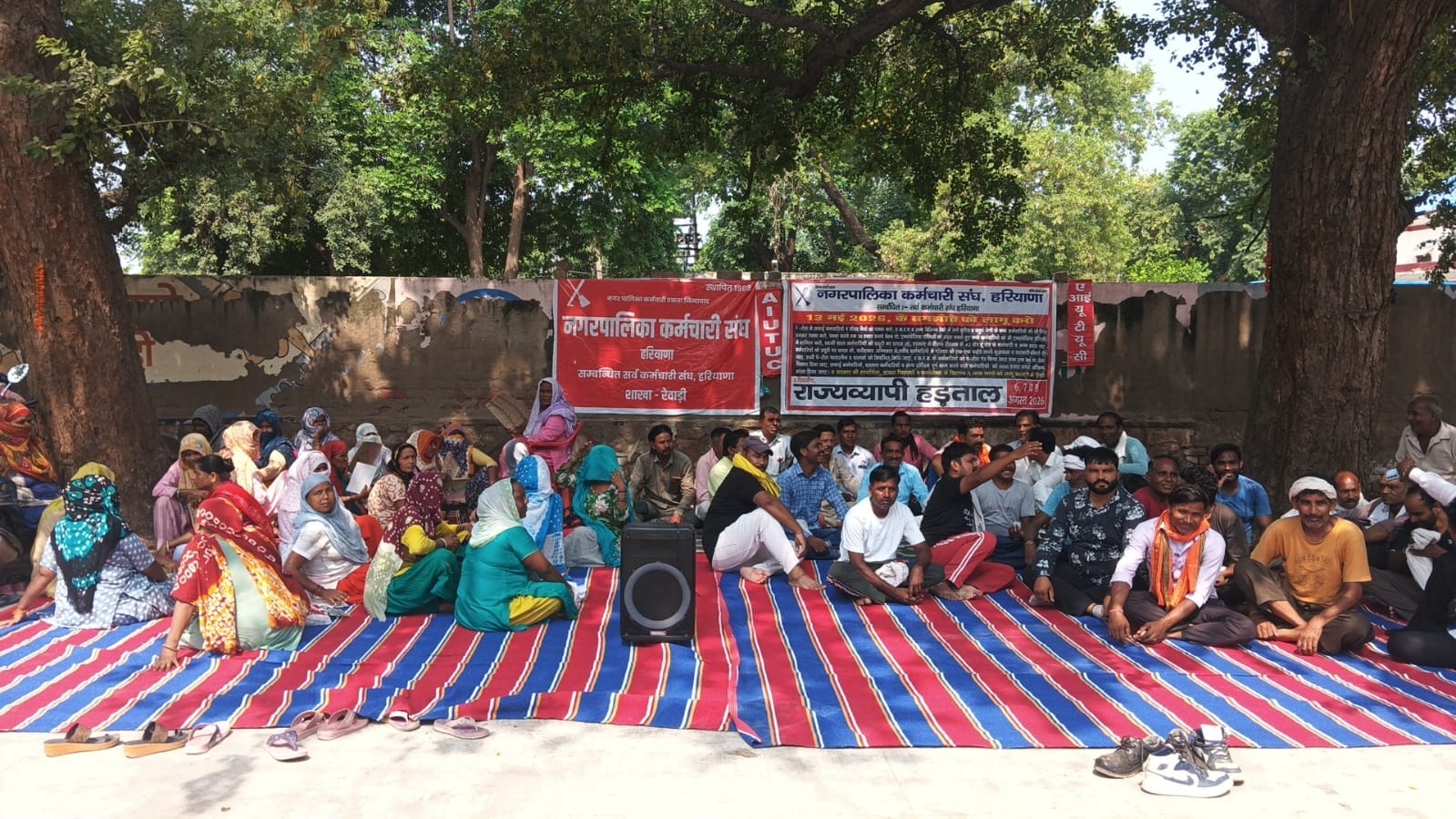 Sanitation workers threatened to continue the strike.