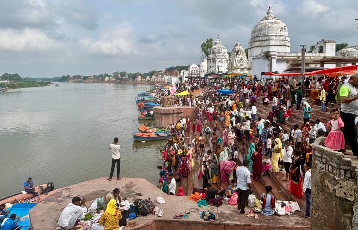 Bateshwar Dham echoed with the chants of "Har-Har Mahadev" and "Bam Bam Bhole."