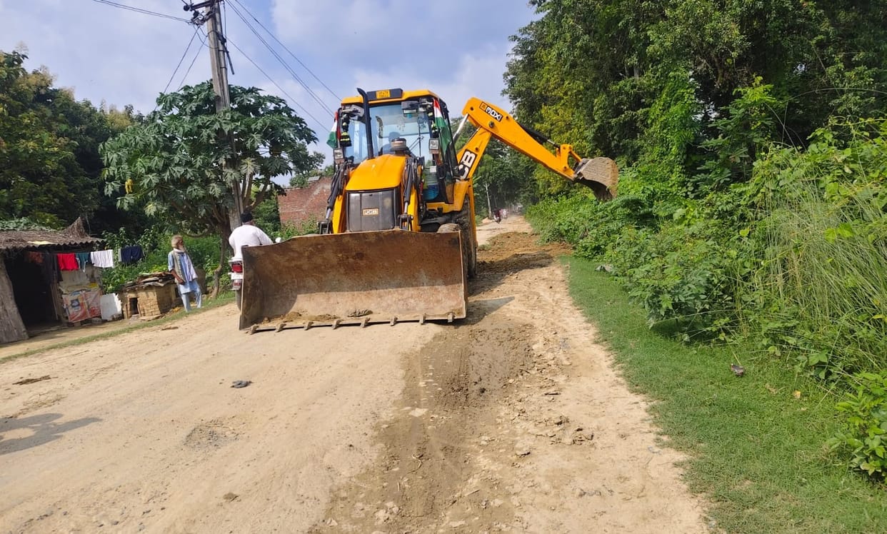Road construction abandoned in favor of patchwork again; preparations underway to spend 78 lakh