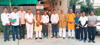 फोटो 24जेएनडी11-जिला योगासन खेल एसोसिएशन की बैठक में मौजूद पदाधिकारी। स्रोत सदस्य