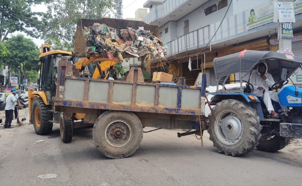 33 regular sanitation workers returned to work in Gohana; 40 tonnes of garbage cleared.