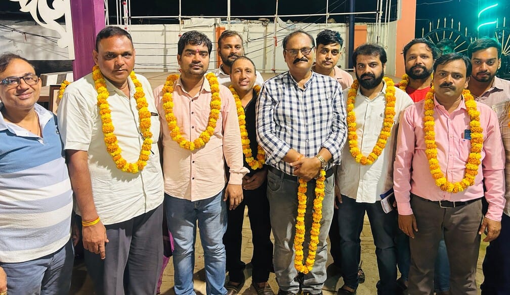 गोपीगंज जायसवाल समाज के निर्वाचित पदाधिकारी। स्रोत संगठन