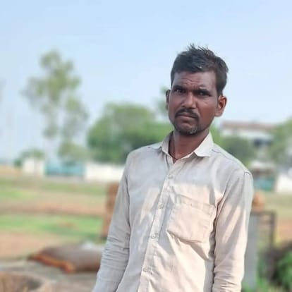 होलागढ़ में मलबे में दबने से मृतक सत्येन्द्र उर्फ पप्पू की फाइल फोटो।