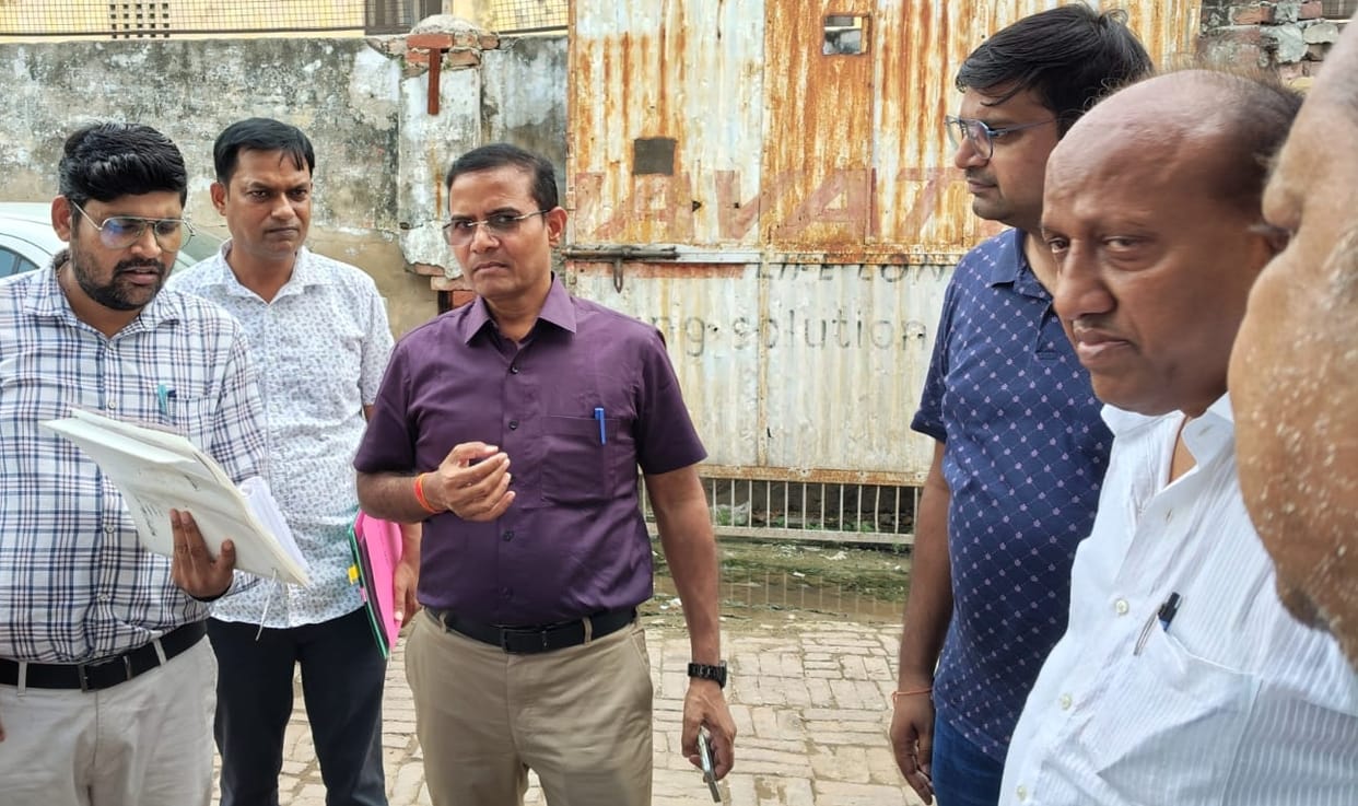 Officials arrived to inspect sugar stocks; a counter will be set up at Pakka Bagh starting today.