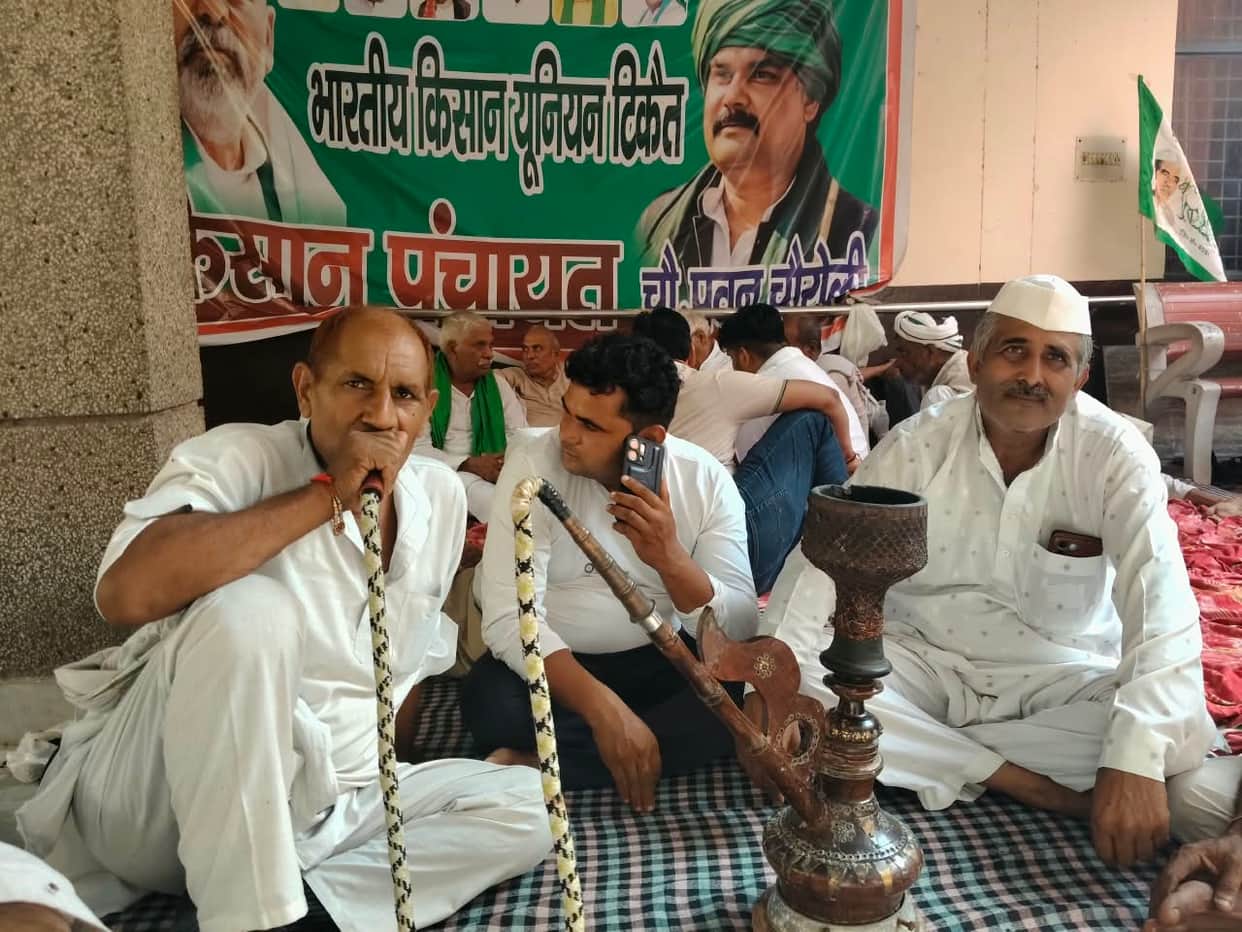Farmers' sit-in continues at the tehsil; organizations extend support.