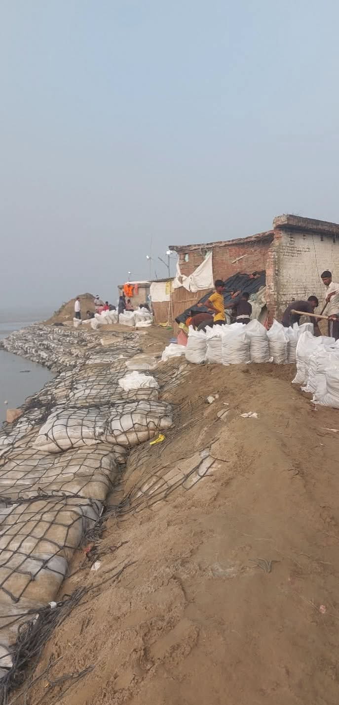 Saryu's water level is one centimeter above the danger mark, erosion is increasing