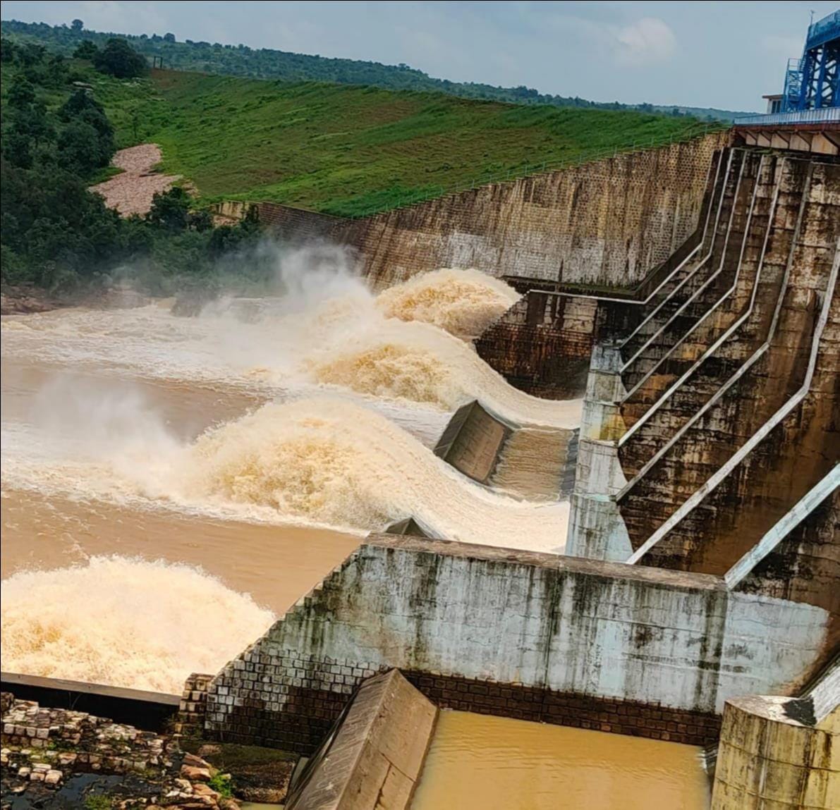 Four gates of Nagwan Dam opened; 3,245 cusecs of water released.