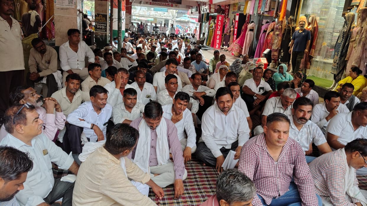 Corporation employees took out a procession on GT Road, causing a traffic jam, and extended their strike by two days.