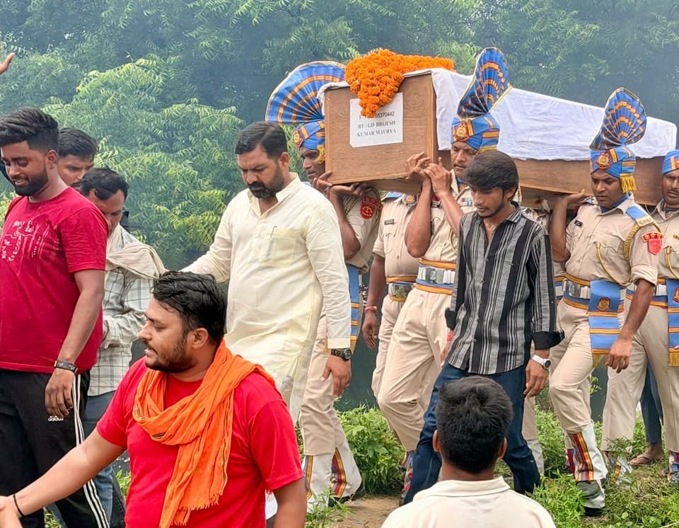 Mortal remains of CRPF jawan arrive; final farewell with teary eyes