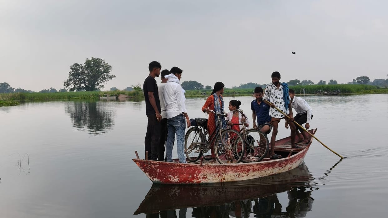 Saryu River's water level dropping rapidly; risk of erosion rises.