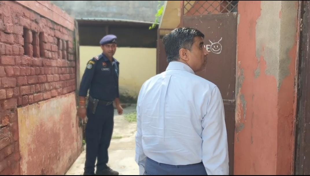 The Education Minister said to the officials, "Can't you smell the stench?"