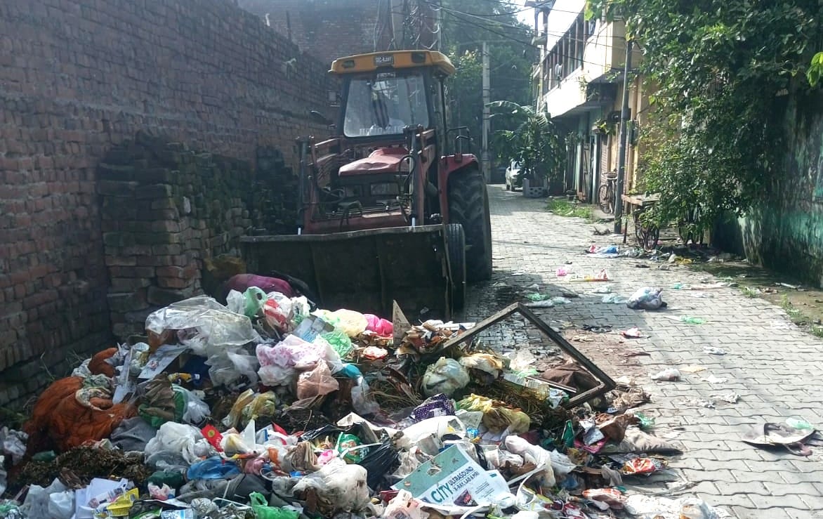 Garbage collection intensified under police guard