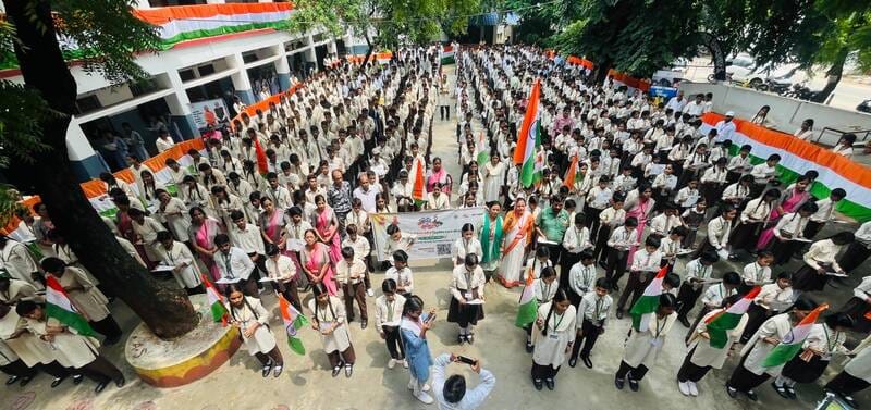 Vande Mataram The school echoed with the enthusiasm of hundreds of students.