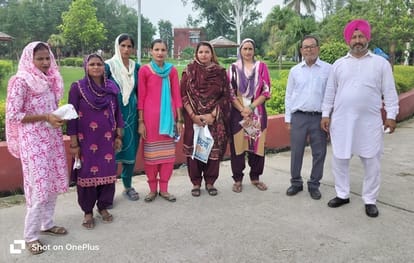 उपायुक्त कार्यालय में पहुंची ललाना गांव की पंचायत। संवाद