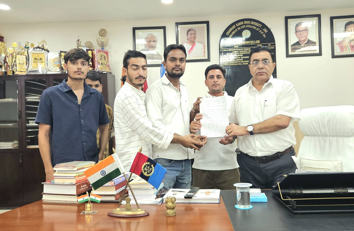 NSUI submits memorandum to Vice Chancellor demanding establishment of Paramedical College in CRSU