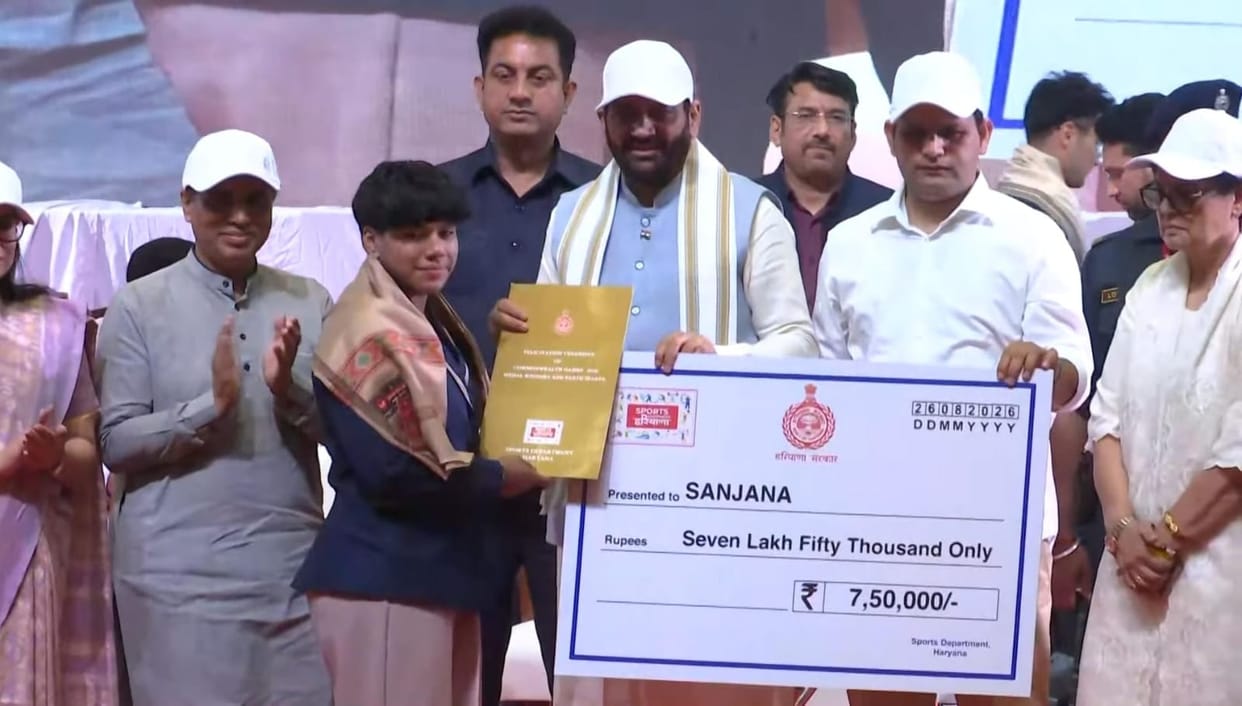 CM felicitated the three daughters who participated in the Commonwealth Games.