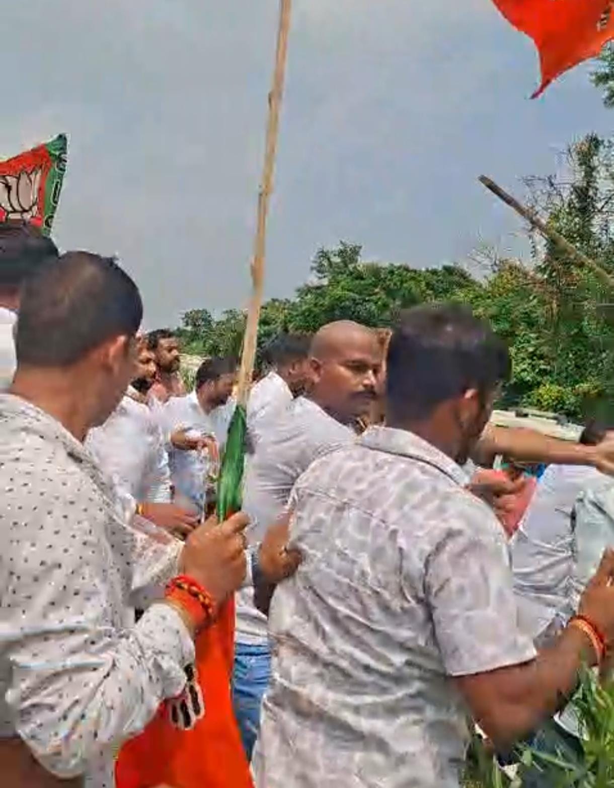 Fierce scuffle breaks out among party workers gathered to welcome a BJP leader.