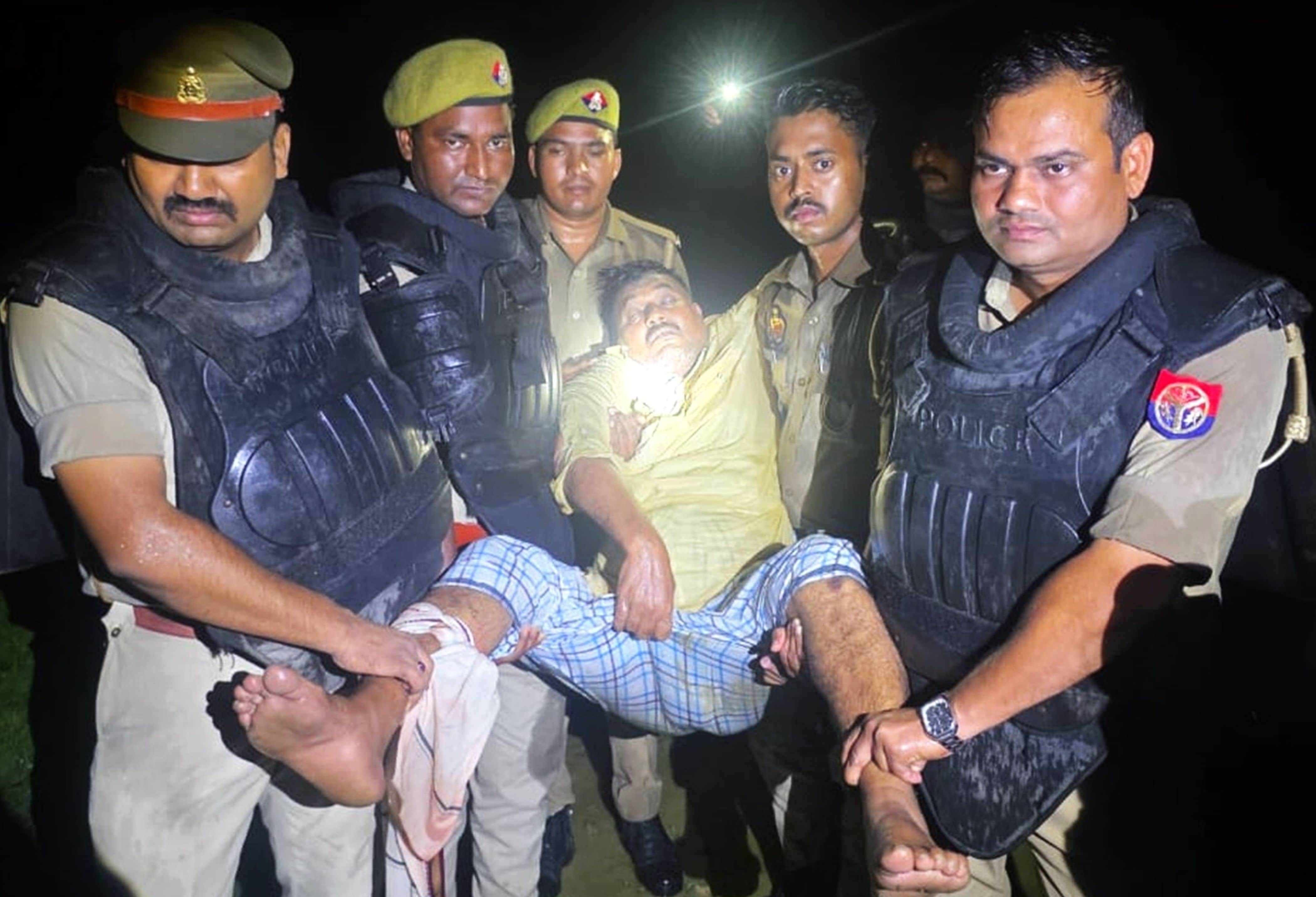 फोटो-06-गोली लगने से घायल शहजादे। स्रोत: पुलिस