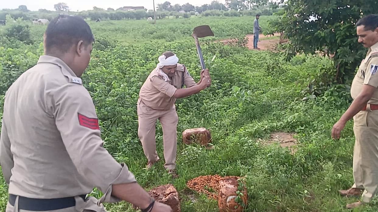 Katni: Illegal Liquor Factory Found in Forest, 4,000 Kg Mahua Lahan Destroyed; 3 Arrested