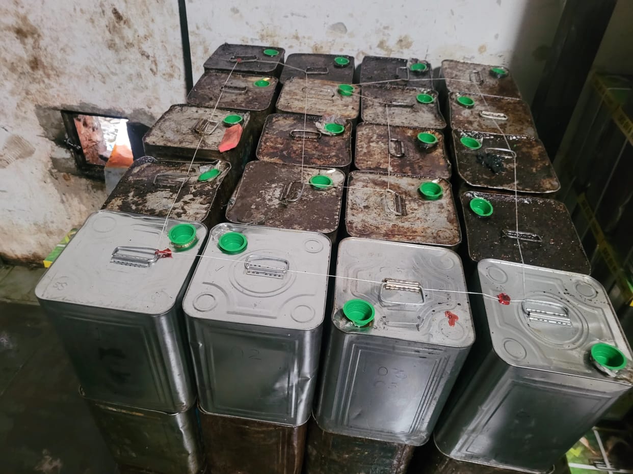 1,200 liters of oil seized; 43 kg of *lauj* destroyed.