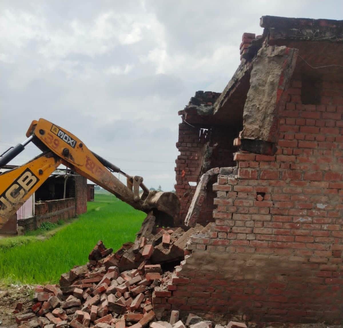 Encroachment removed from the public path.