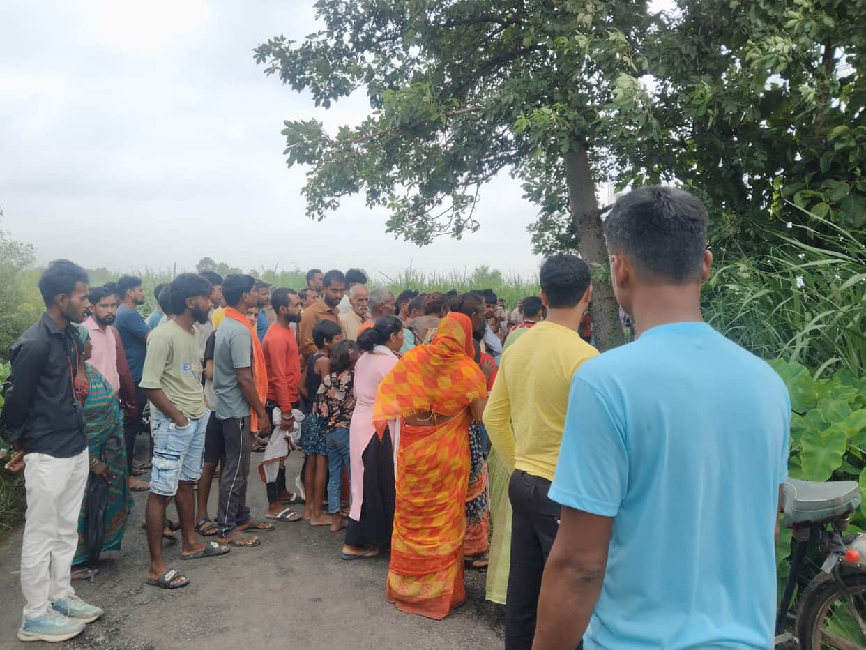 Youth's body found hanging from a tree; family alleges murder.