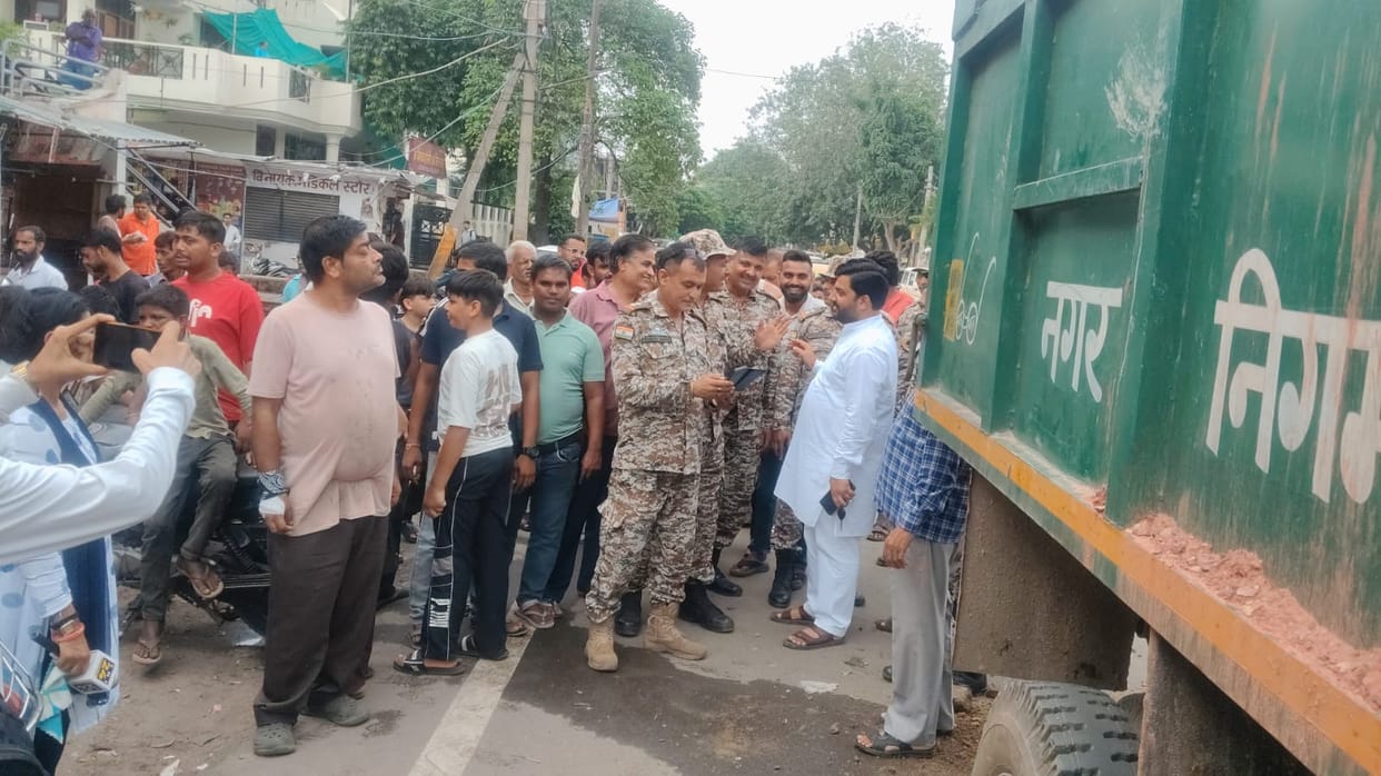Encroachments removed and pushcarts seized on Bodla-Lohamandi Road.