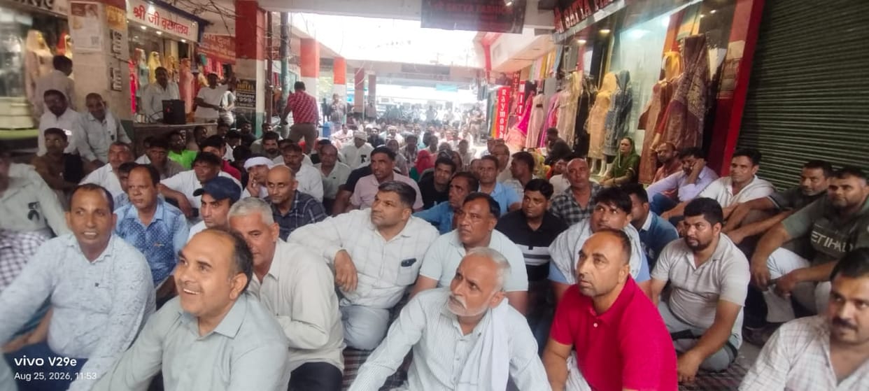 FIR against 12 municipal employees for dumping garbage.