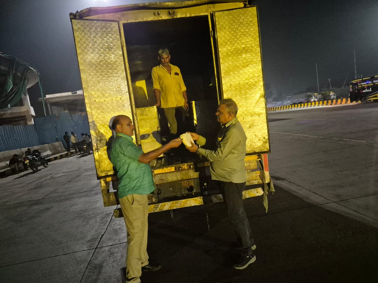Vehicles passing through Chhijarsi Toll were raided, and six quintals of synthetic paneer were seized