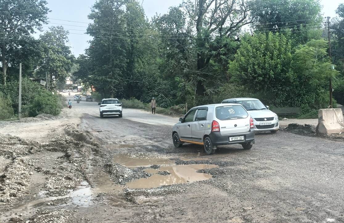 Dilapidated road in Kushinagar causes trouble; fear of accidents.
