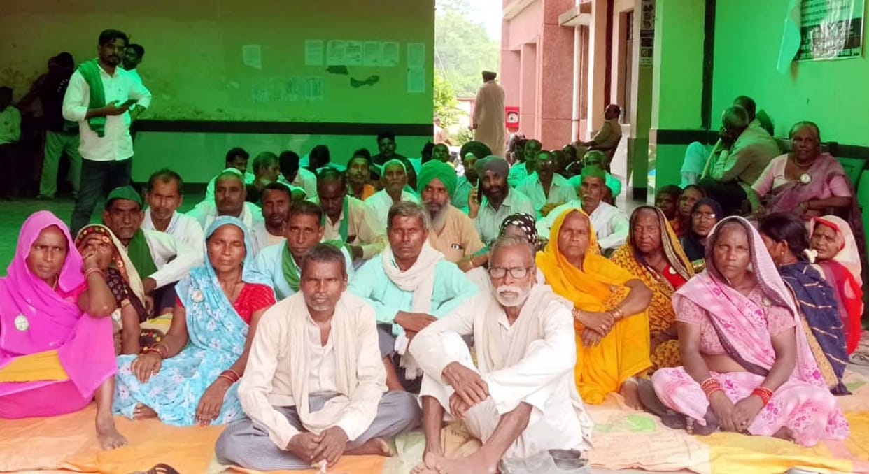 Agitation if sugarcane payment is not received from Bajaj Sugar Mill.