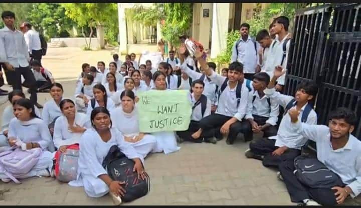 education, protest, students