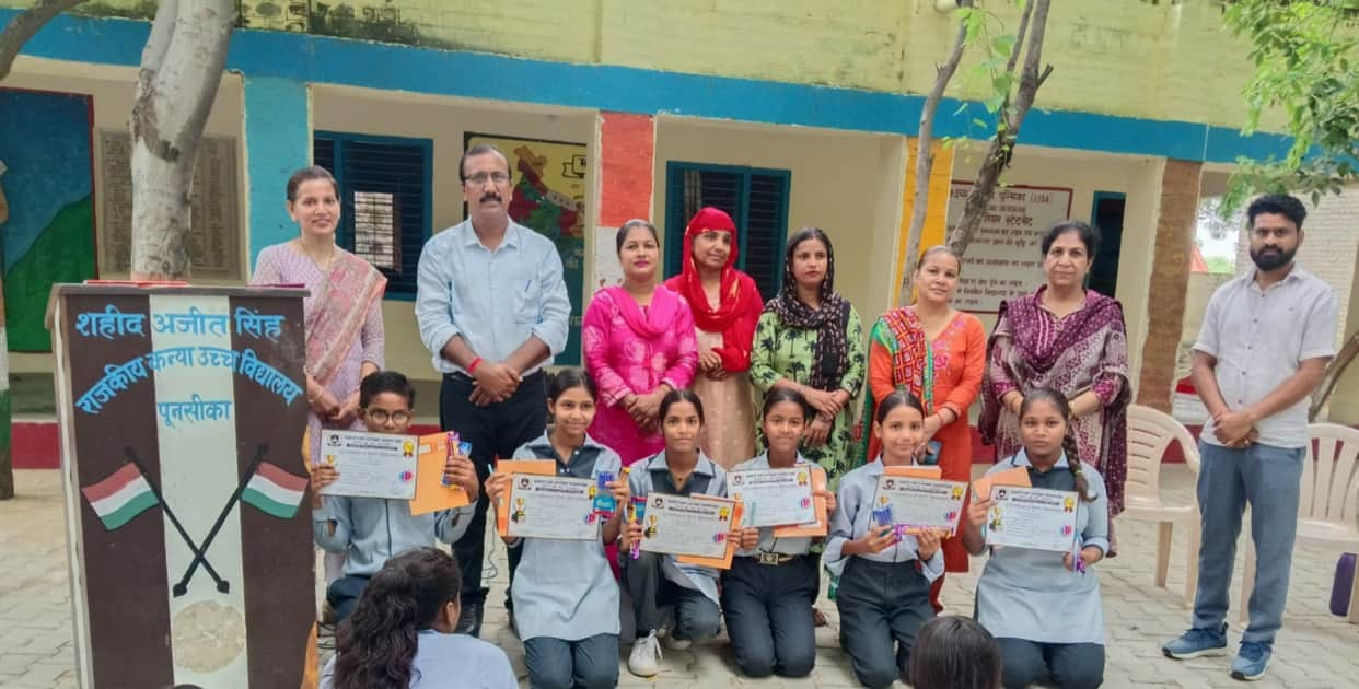 Winning students of Hindi Fortnight felicitated.